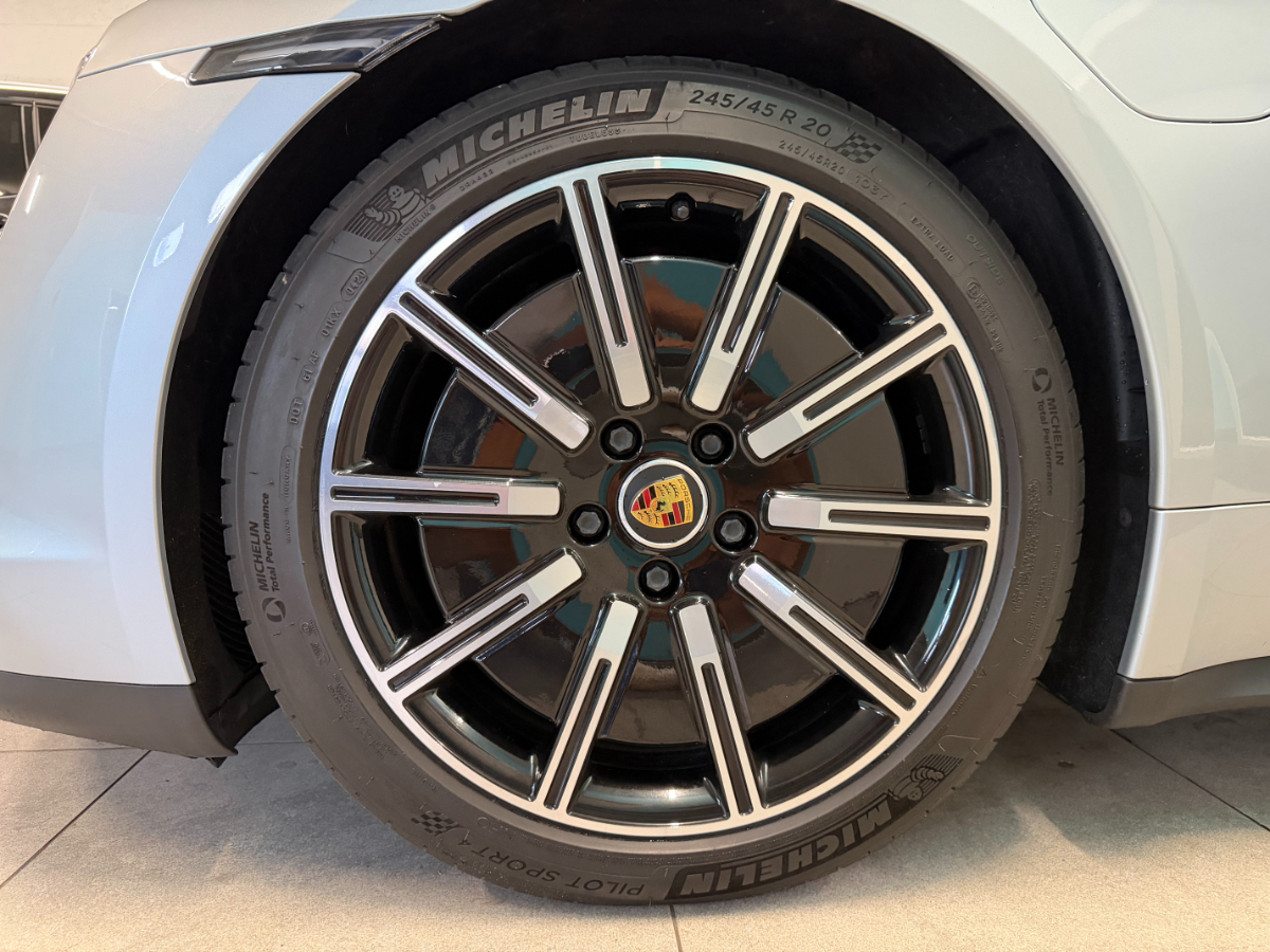 Porsche Taycan