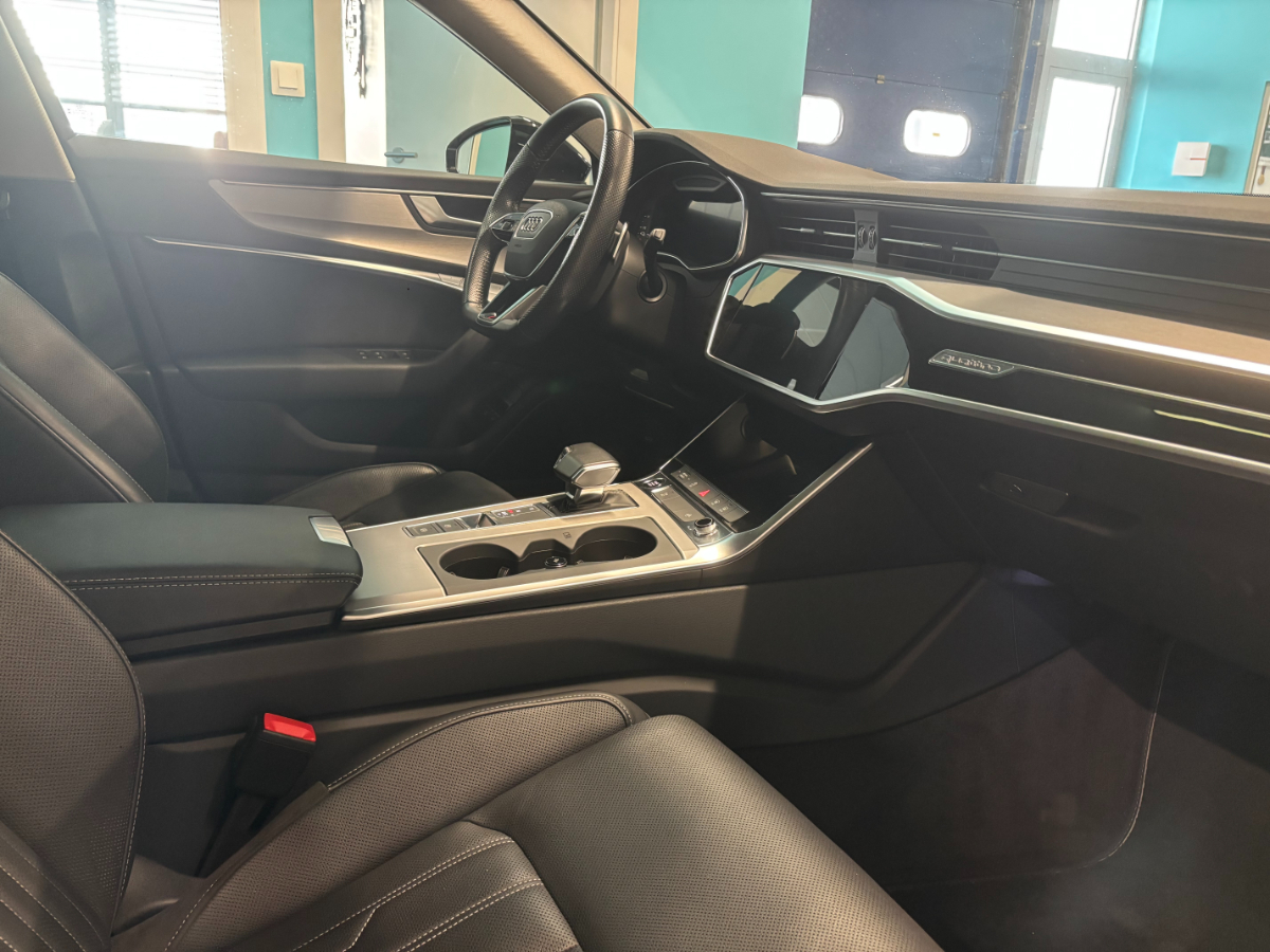 Audi A6 Avant 55 TFSI e quattro