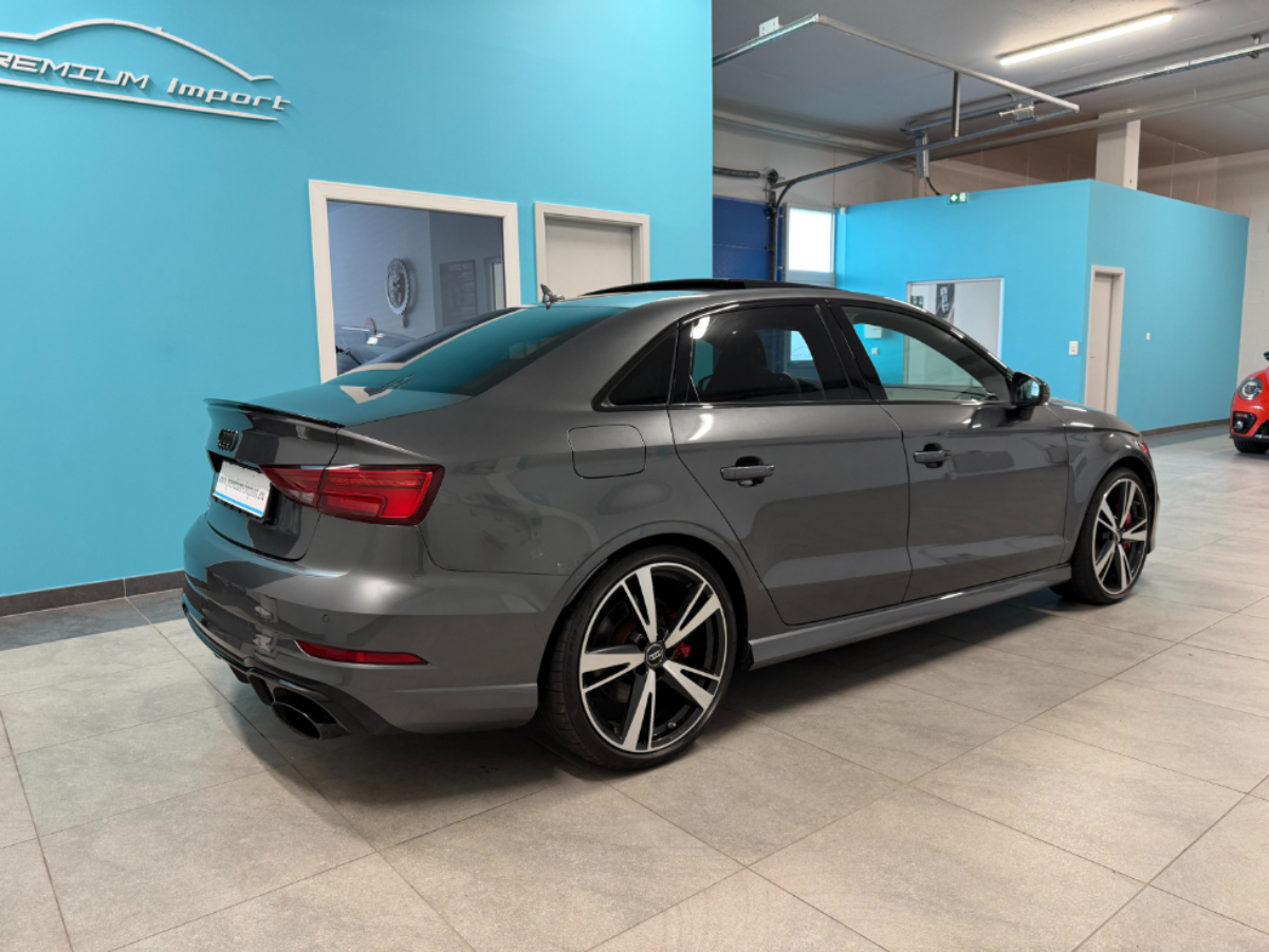 Audi RS3 Limousine