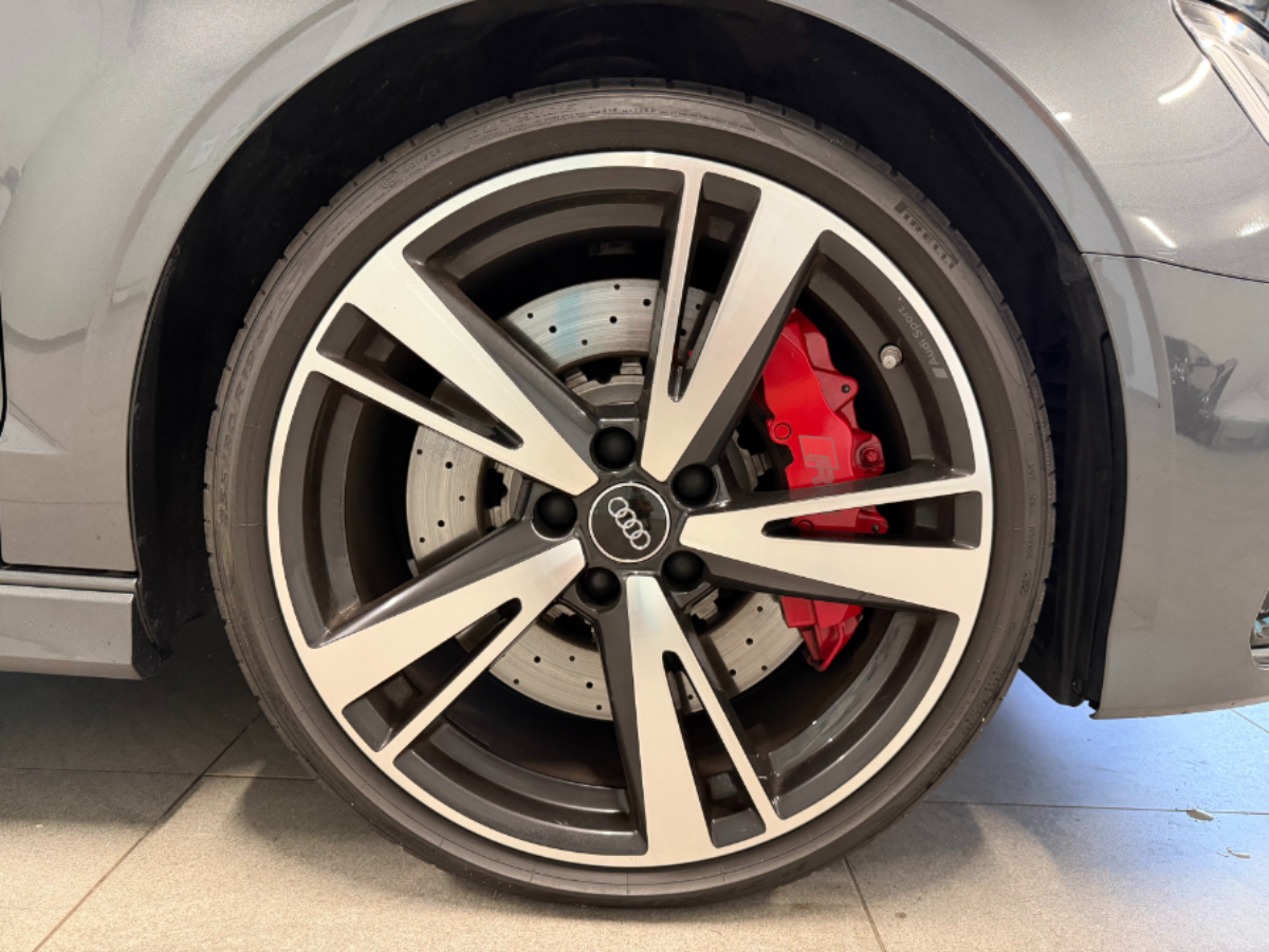 Audi RS3 Limousine